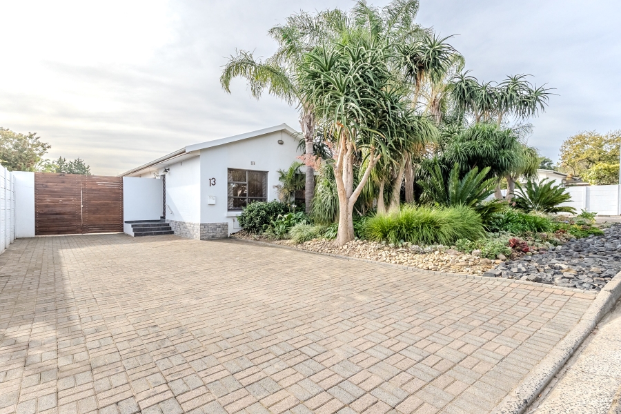 4 Bedroom Property for Sale in Protea Heights Western Cape
